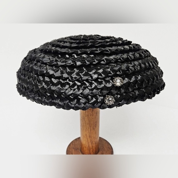 Vintage Accessories - Vintage 1950s Glossy Black Woven Straw Saucer Mushroom Brim Hat W/ Rhinestones